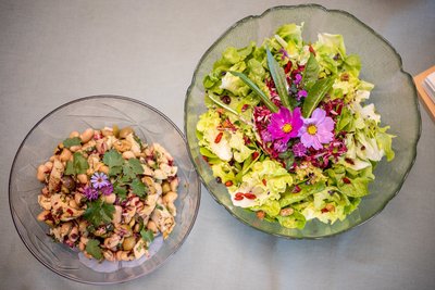 Salat aus frischen, regionalen Zutaten