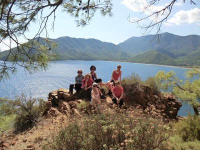 Ein erinnerungsreiches Gruppenfoto an die gemeinsame Wanderung 