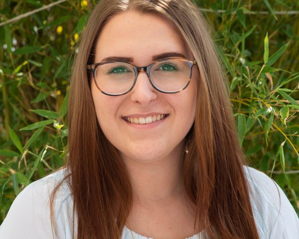 Jennifer Simon berät Sie gerne persönlich unter: +49 (0)2226-1588-113 Jennifer Simon berät Sie gerne persönlich unter: +49 (0)2226-1588-113
