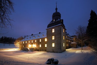 Das Schloss Melschede ist ein ehemaliges Wasserschloss in Hövel, einem Stadtteil von Sundern im Sauerland. 