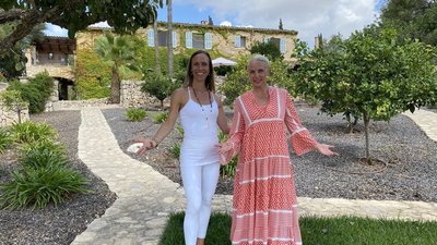 Nicole Hau und Claudia Hubberten auf unserer Finca Son Mola Vell