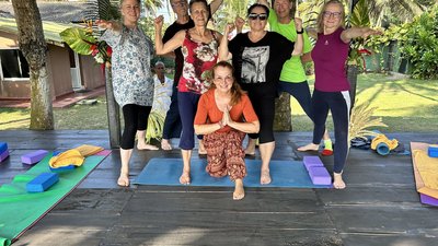 Gemeinsame Yoga Stunden auf Sri Lanka Gemeinsame Yoga Stunden auf Sri Lanka