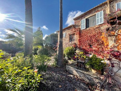 Tauchen Sie in die Atmosphäre einer über 300 Jahre alten Finca ein