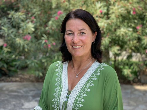 NEUE WEGE Yogalehrerin Birgit Reuter NEUE WEGE Yogalehrerin Birgit Reuter