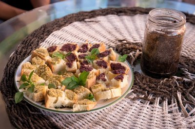 Lassen Sie sich von köstlichem traditionellen, vegetarischen oder veganen Speisen bei Yogareisen Korfu verwöhnen