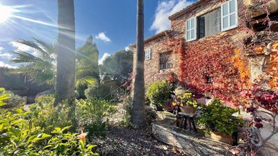 Tauchen Sie in die Atmosphäre einer über 300 Jahre alten Finca ein