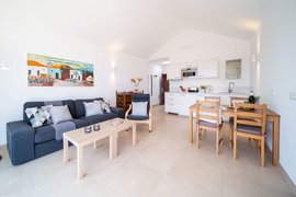 Der Wohnbereich des Studio Punta la Pared ist mit einer kleinen Küche ausgestattet Der Wohnbereich des Studio Punta la Pared ist mit einer kleinen Küche ausgestattet