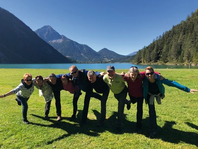 Yogapose fürs Gruppenbild... etwas wacklig geworden...