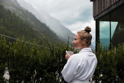 Bei einer Tasse Tee den Blick über die Ötztaler Alpen schweifen lassen