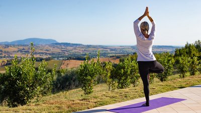 Richten Sie sich auf und genießen Sie den Ausblick während der Yoga-Einheiten