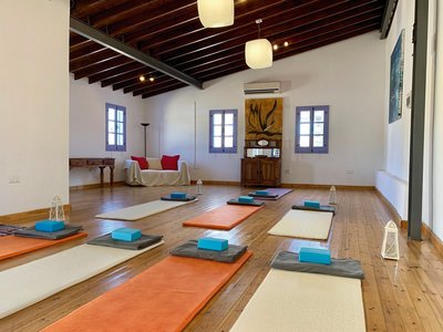 Für die Yoga-Einheiten stehen Ihnen zwei wunderschöne Räume zur Verfügung