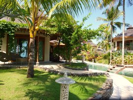 Ein Ort der Ruhe - die Bendega Villen am Flusslauf im Puri Dajuma