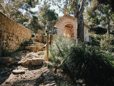 Der Weg zum Kloster Sant Salvadorr