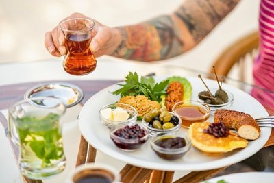 Probieren Sie die mediterrane türkische Küche