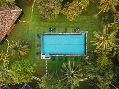 Entspannung am Pool