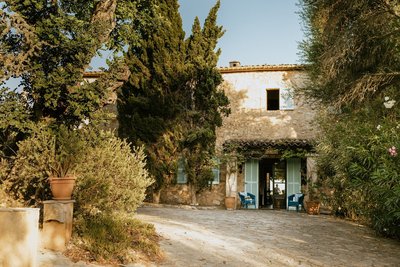 Eine über 300 Jahre alte Finca, die mitten im Grünen liegt!