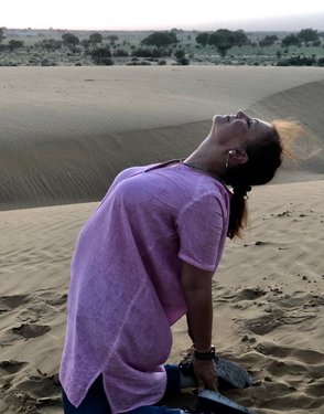 NEUE WEGE Yogalehrerin Marianne Valigura NEUE WEGE Yogalehrerin Marianne Valigura