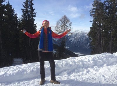 Yogalehrerin Gabriele Renkl im Schnee