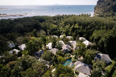 Das Na Sook Resort unmittelbar zur Küste Krabis