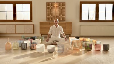 Kristalle und Sound Healing im Steinweiden Retreat Center