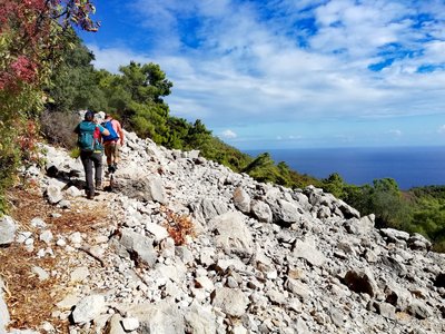 Entlang der Küsten bieten sich einige schöne Wanderwege für Ihre Wanderungen an