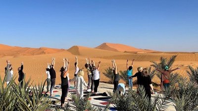 Die Yogaplattform beim Wüstencamp