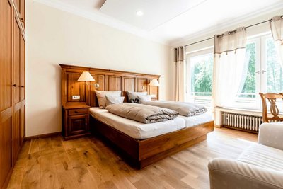 Doppelzimmer Komfort mit schönem Holzboden