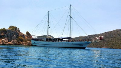Vom Segelboot haben Sie einen tollen Blick auf die türkische Küste