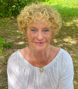 Yogalehrerin Anna Trökes Yogalehrerin Anna Trökes