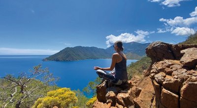 Nutzen Sie die traumhafte Aussicht für eine Meditation