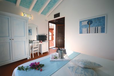 Alle Zimmer im Hotel Galanìas sind modern eingerichtet