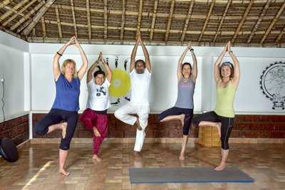 Die tägliche Yogapraxis ist wesentlicher Bestandteil Ihrer Ayurveda Kur