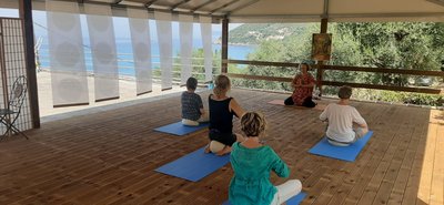 Wohltuende Yogaeinheiten erwarten Sie.