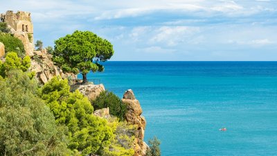Erkunden Sie die felsige Umgebung des Hotel Kalura Erkunden Sie die felsige Umgebung des Hotel Kalura