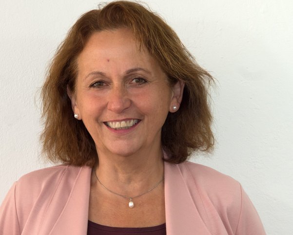 Yogalehrerin NEUE WEGE Brigitte Heilmaier Yogalehrerin NEUE WEGE Brigitte Heilmaier