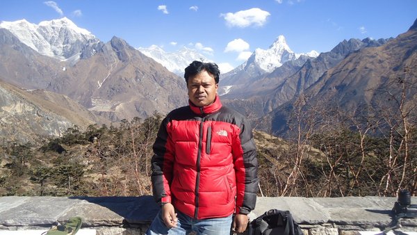 NEUE WEGE Reiseleiter Dinesh Shakya