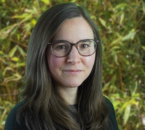 NEUE WEGE Mitarbeiterin Julia Eger NEUE WEGE Mitarbeiterin Julia Eger