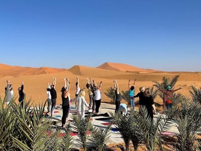 Die Yogaplattform beim Wüstencamp