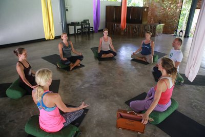 Nach der Yoga-Stunde in sich gehen und zur Ruhe kommen