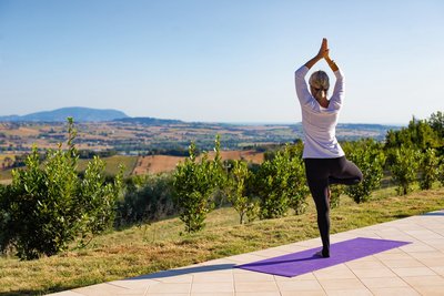 Richten Sie sich auf und genießen Sie den Ausblick während der Yoga-Einheiten