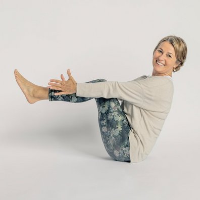 NEUE WEGE Yogalehrerin Birgit Reuter