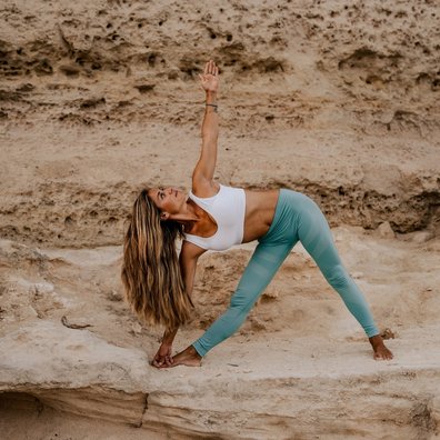 Yogalehrerin Yasmin Schwarz