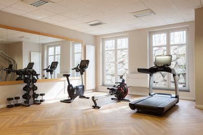 Zwischen den Yoga-Einheiten haben sie genügend Zeit für Ihr individuelles Fitness Programm