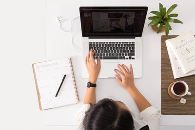 Online Kurse bequem von zu Hause anschauen