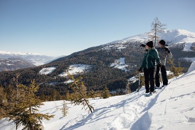 Traumhafte Schneeschuhwanderung durch den Pulverschnee