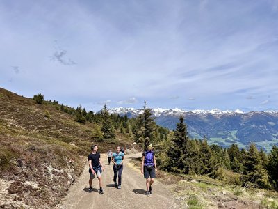 Gemeinsame Wanderungen durch die Südtiroler Berge