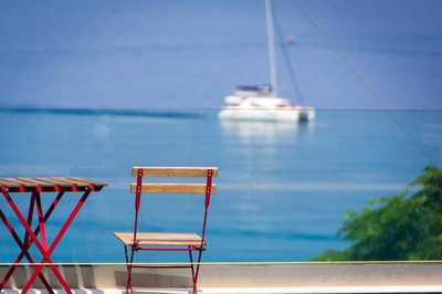 Treten Sie auf Ihrem Balkon und genießen Sie den Blick in die Weite