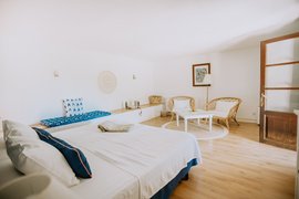 Das helle Zimmer Dragonera 1 Das helle Zimmer Dragonera 1