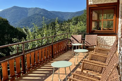 Auf der Terrasse entspannen und die Sonne genießen