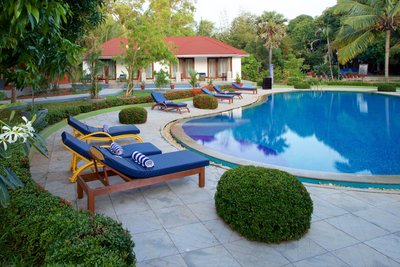 Das Poovar island hat einen eigenen Pool für die Gäaste